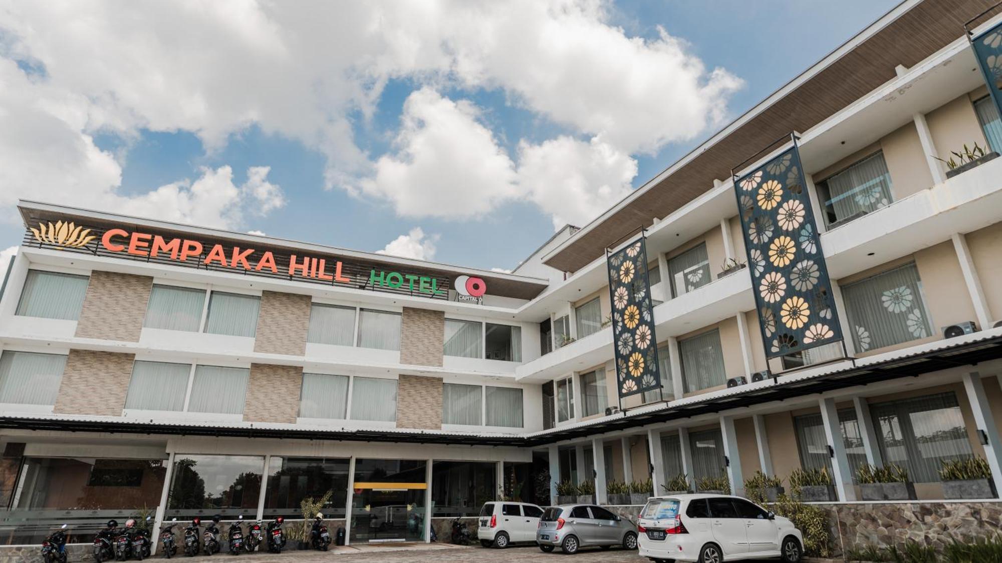 Neo Cempaka Hill Hotel เจมเบอร์ ภายนอก รูปภาพ